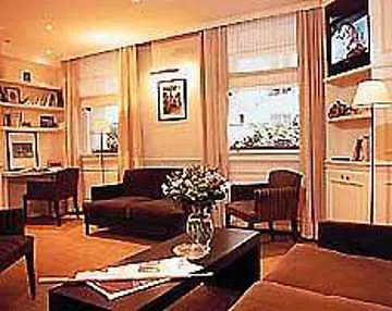 Hotel Lindbergh 3*